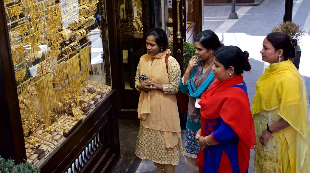 ゴールド スーク 表示 ショッピング 及び 少数の人々