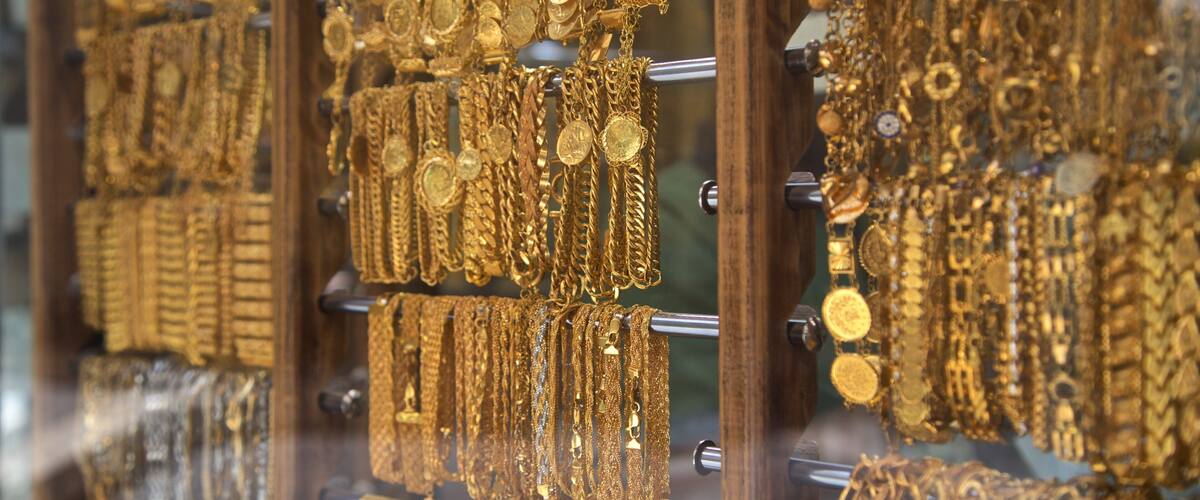 Gold-Souk welches beinhaltet Einkaufen