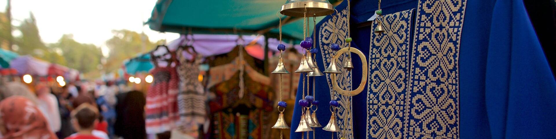 Souk Jara showing markets