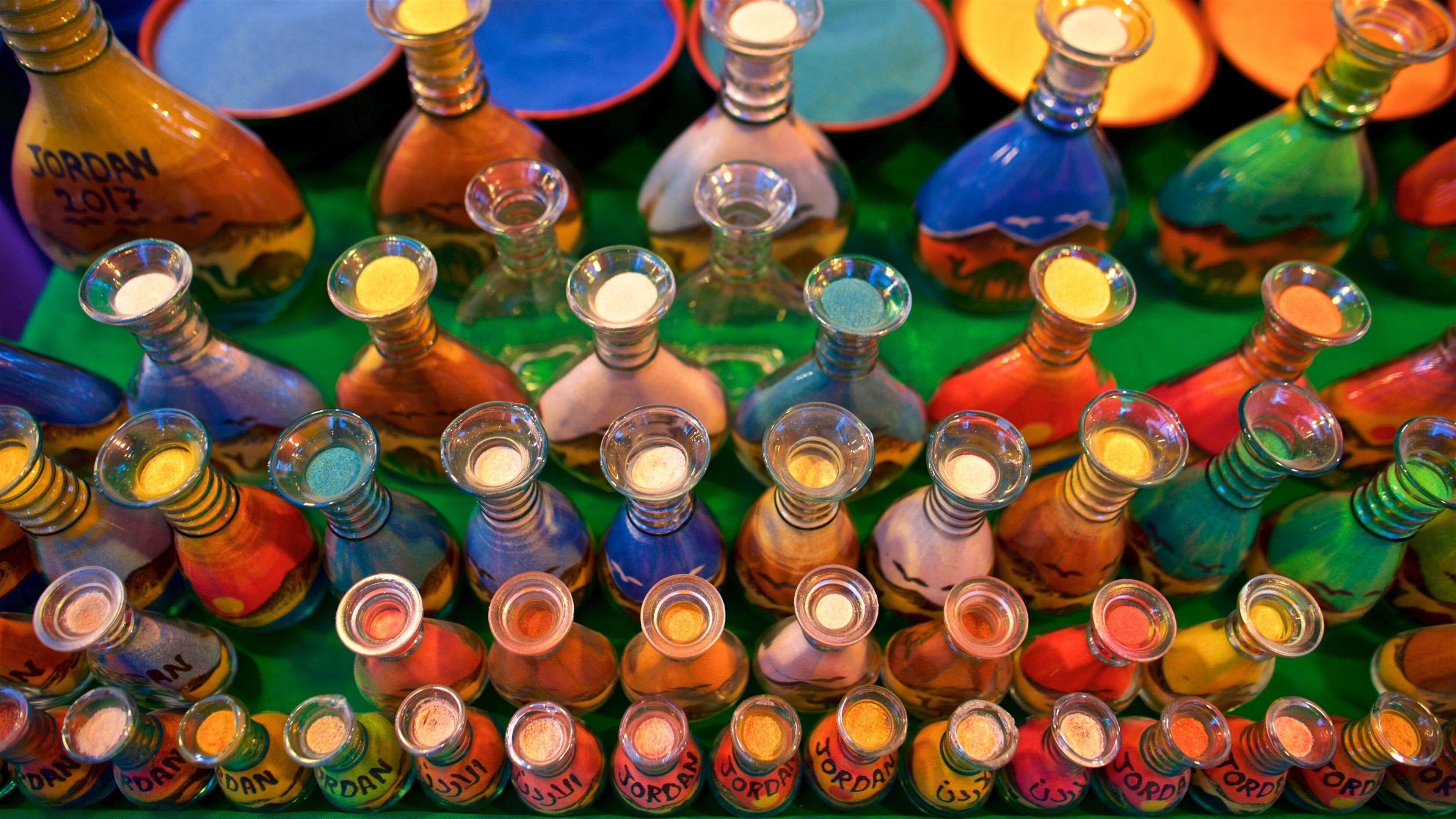 Souk Jara showing art