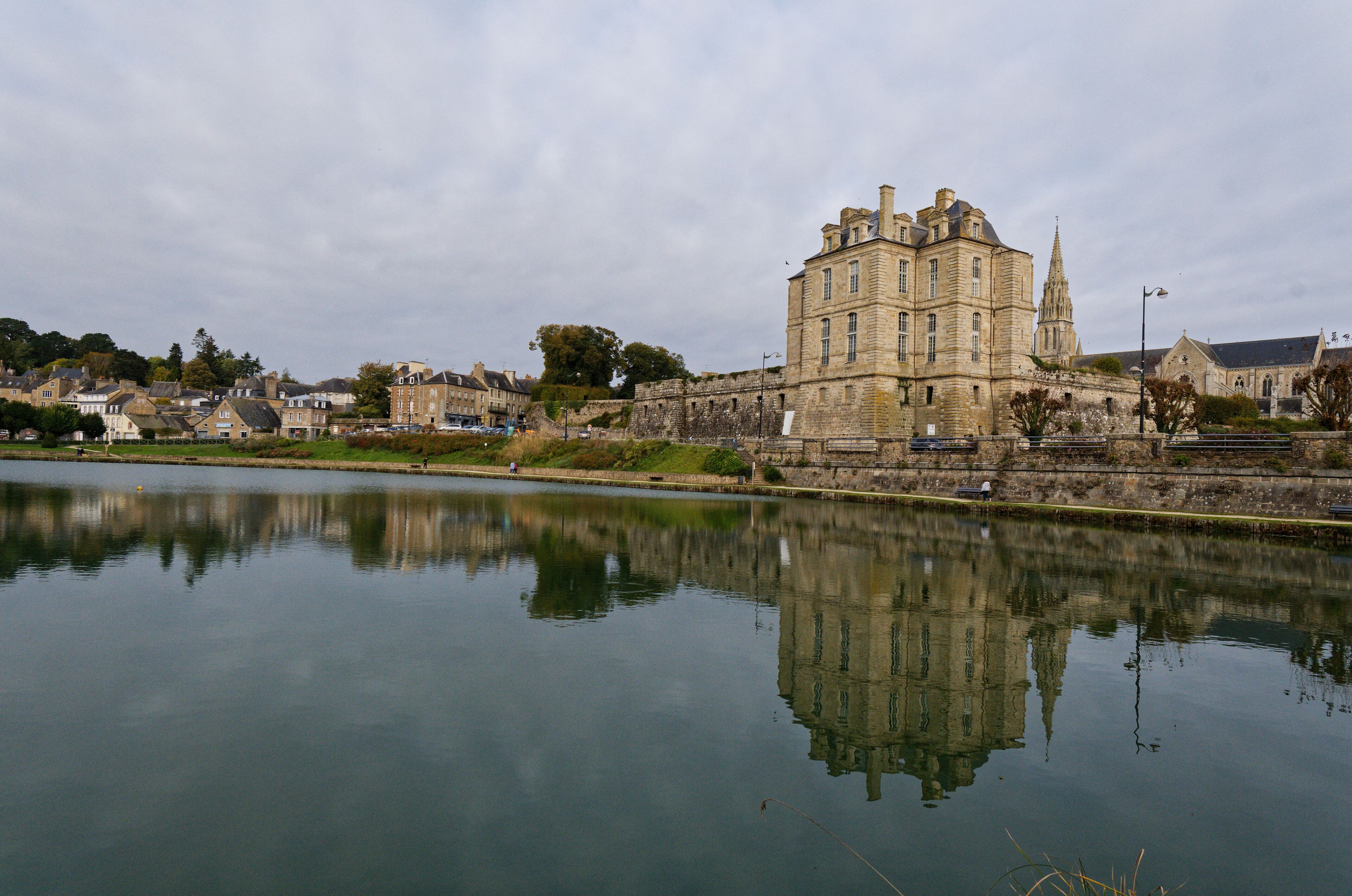 ville de quintin, petite cité de caractère en bretagne cotes d'armor