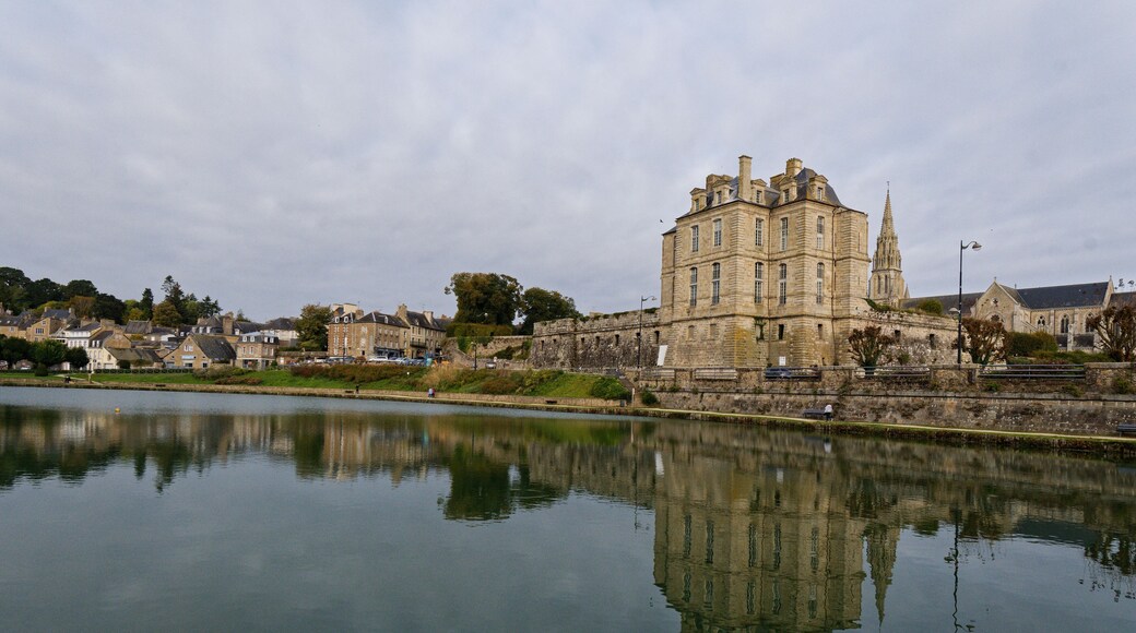 ville de quintin, petite cité de caractère en bretagne cotes d'armor