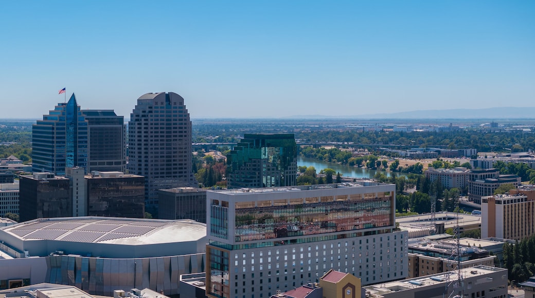 Sân vận động Golden1Center