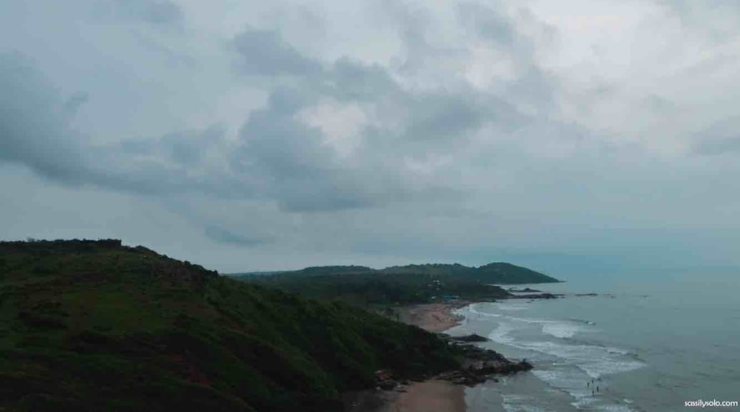 Picturesque stories....
#traveltales #responsibletourism #solotravel #responsibletravel #sassilysolo #chaporafort #vagatorbeach #goa #oceans #stormysky #beaches #evenings #skyline #horizon #india #travel #headland