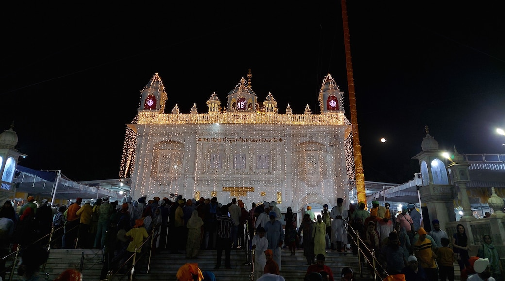 Night view of Takhat Sachkhand Shri Hazur Abchalnagar Sahib is the main Gurudwara of Nanded