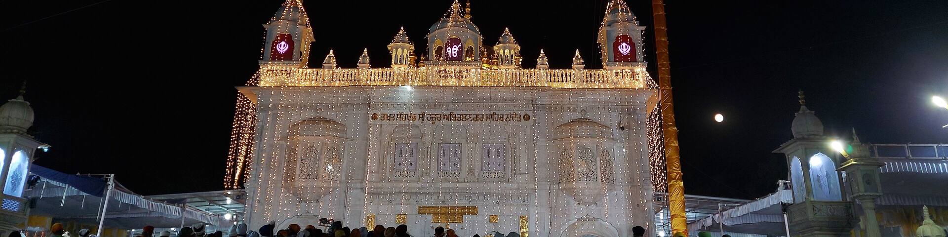 Night view of Takhat Sachkhand Shri Hazur Abchalnagar Sahib is the main Gurudwara of Nanded