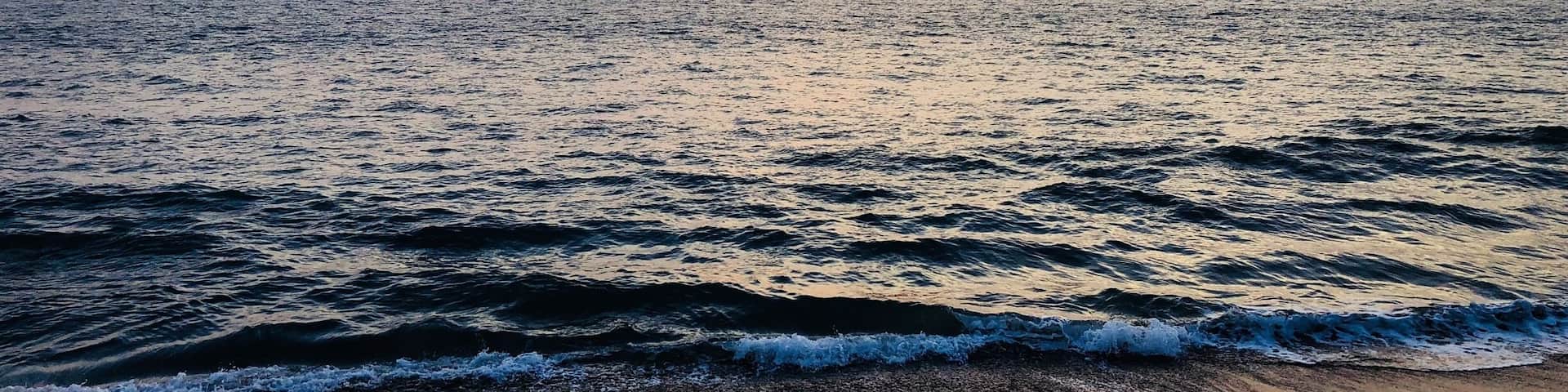 One of the fiercely sucking-in beaches. This one is said to be a dwelling of jelly fishes and therefore is refrained for public use. However, fishermen do take their boats here