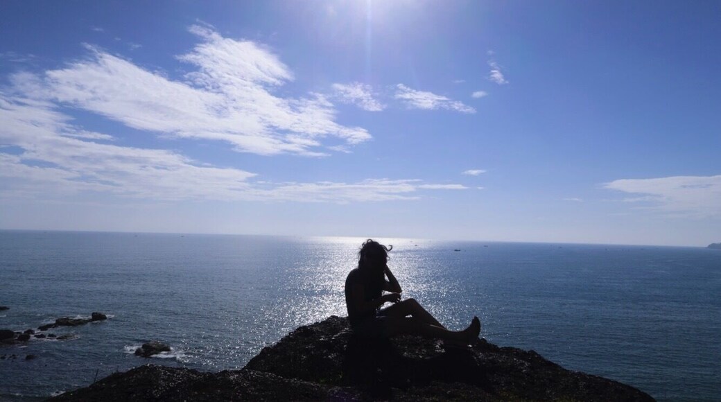 A fellow traveller asked me to definitely make a stop here and another graciously offered to accompany. After going back and forth the same road twice, missing the narrow exit that we were supposed to take, we finally reached this hill top above the beach and we were so glad to have started this way!
Cola beach is undoubtedly beautiful but this here was something to die for.
Shot from: #fellowtravellers
#travel #goa #colabeach #sunsets #horizon #ocean #silhouette #idyllic #love #canonshots #sassilysolo