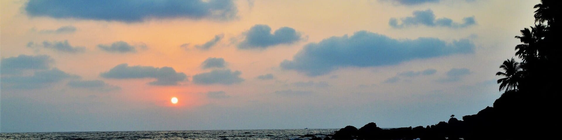 Cabo de Rama Beach - As the sun is setting below the Horizon in one more of the secluded South Goa #Beaches which is just 2 kms before reaching the Cabo de Rama Fort. It is very famous among the picnickers, specially during the weekends otherwise it is normally quiet. You must walk down a bit from the top to reach the beach. So, reserve some energy to trek back to the top.
#sunset
#secludedbeach
#caboderamabeach
#gorgeousbeaches