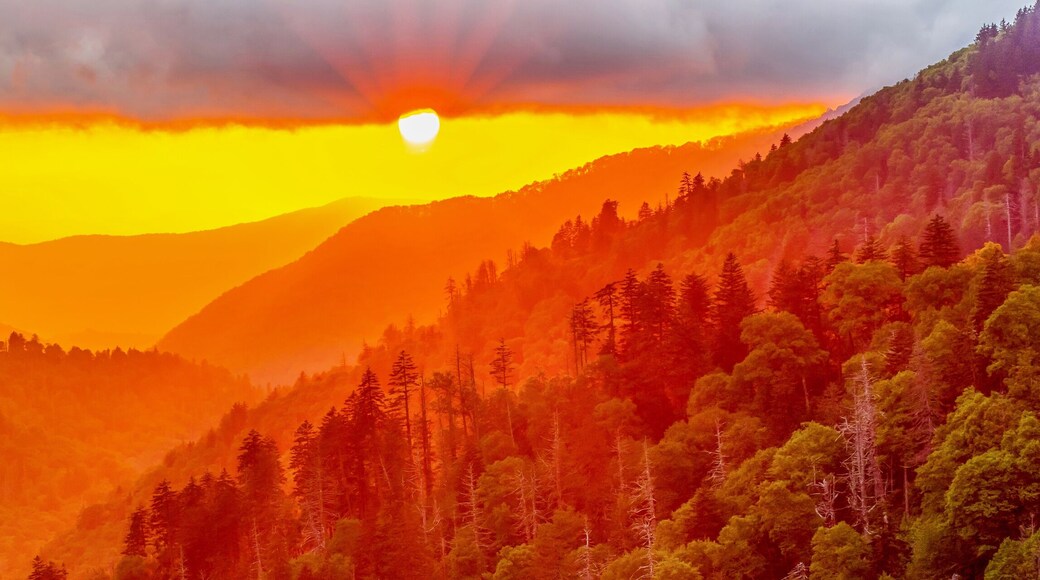 Morton Overlook sunset in Great Smoky Mountains National Park