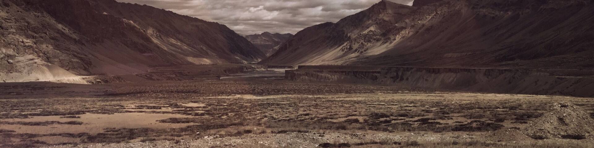 The amazing beauty of #Himalayas on #Manali #Leh road. #winterwonders #ladakh #incredibleindia #ig_landscape #natgeotravel #lonelyplanetindia