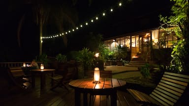 The outdoor lounge at Blancaneax Lodge.