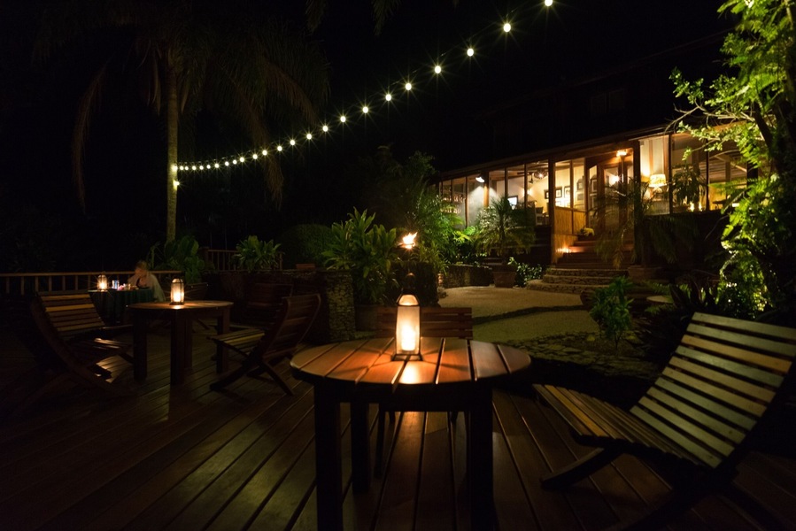 The outdoor lounge at Blancaneax Lodge.