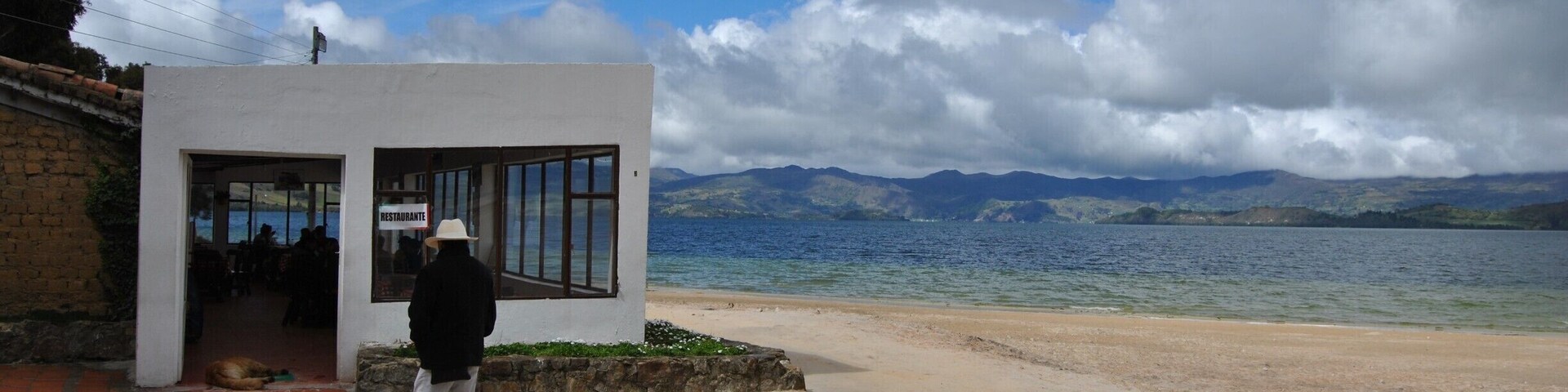 A huge lake and white sand up in the mountains of Boyaca? Pretty cool.