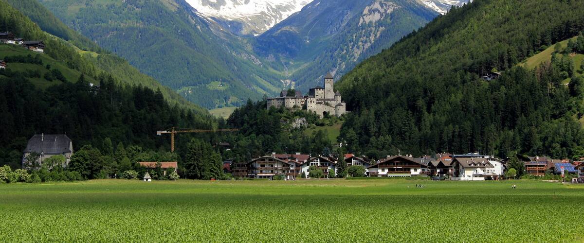 Blick auf Sand in Taufers (Tauferer Ahrntal) aus SĂŒdosten.