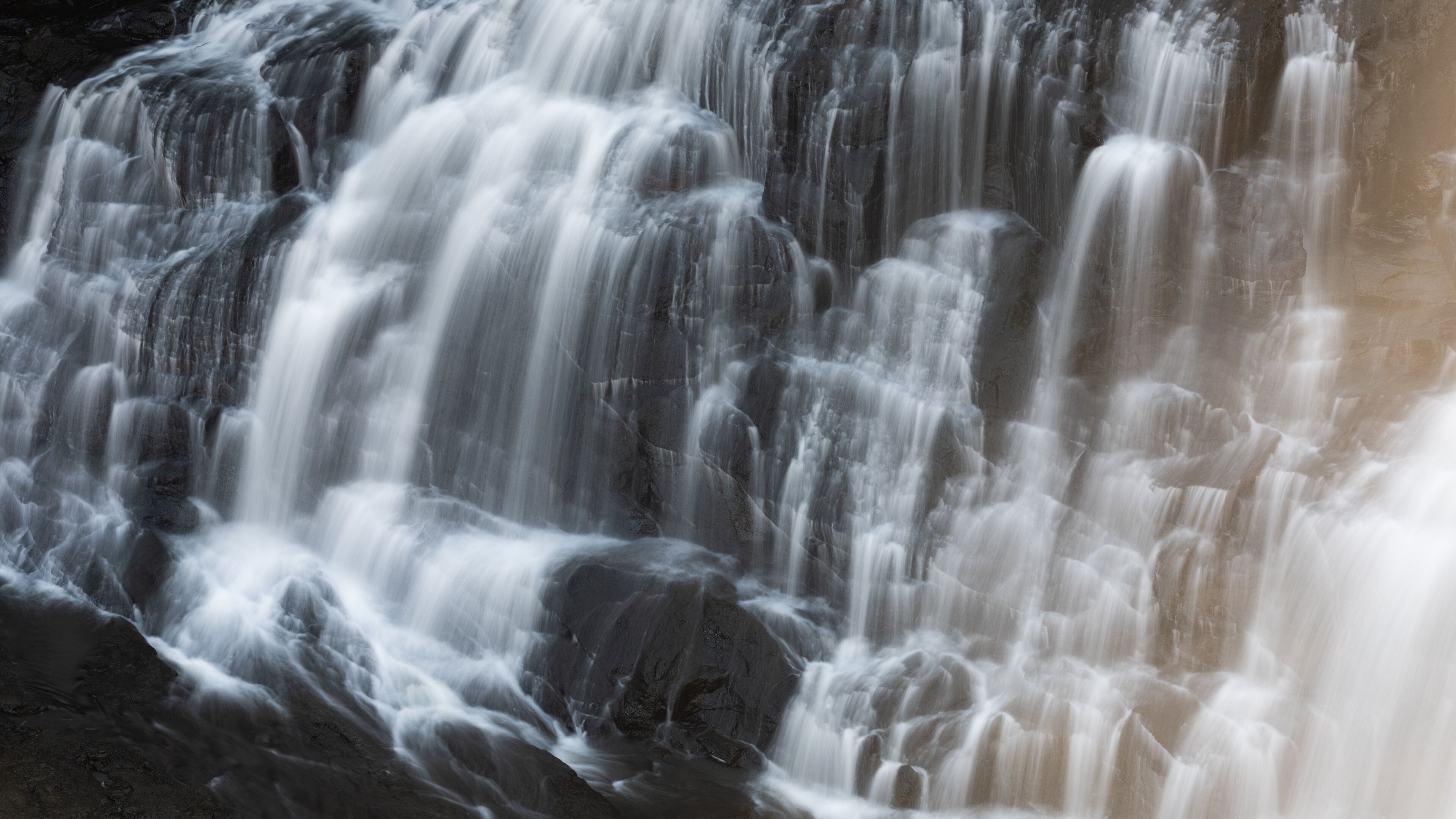 Ebor Falls featuring a cascade