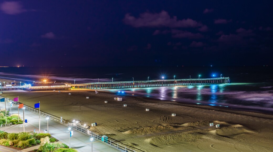 Virginia Beach Fishing Pier and Boardwalk, Virginia Beach at night, Virginia
