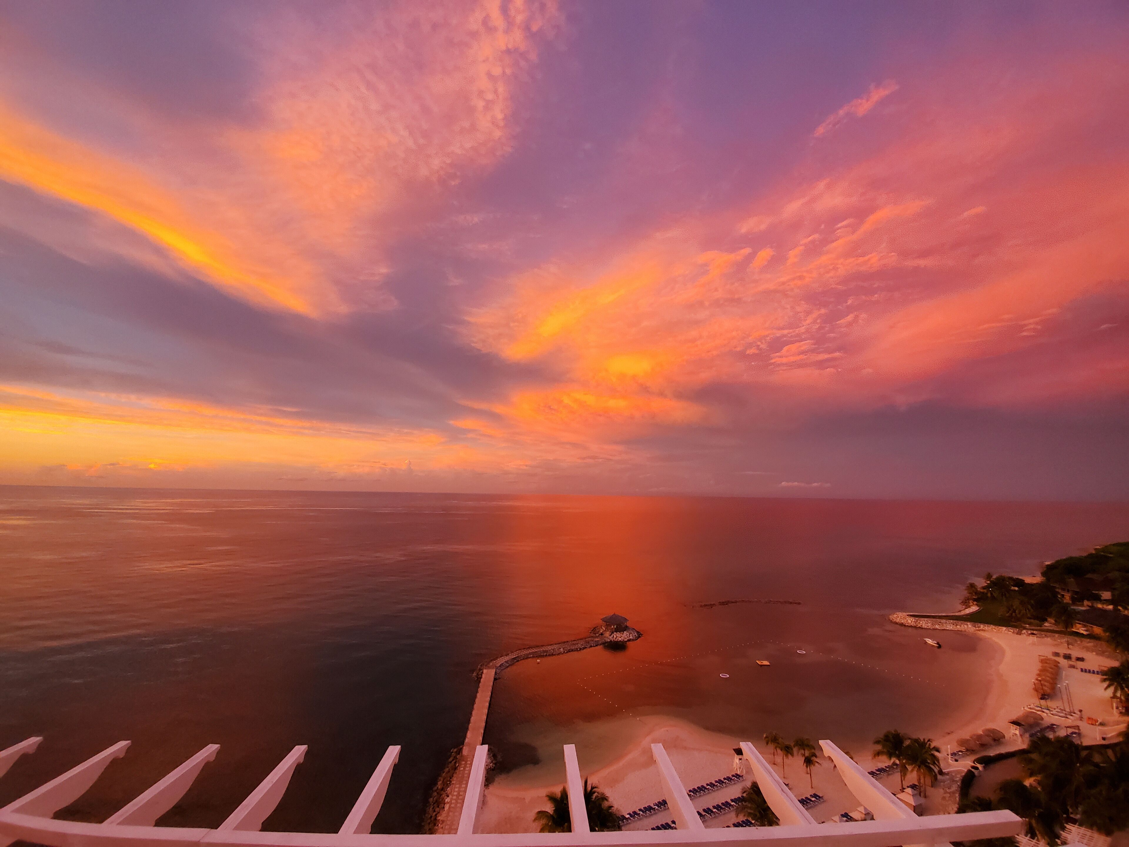 "Red sky at night..." Pause & soak in the unreal sunsets in Mobay #sunsets #jamaica #sky #familytravel