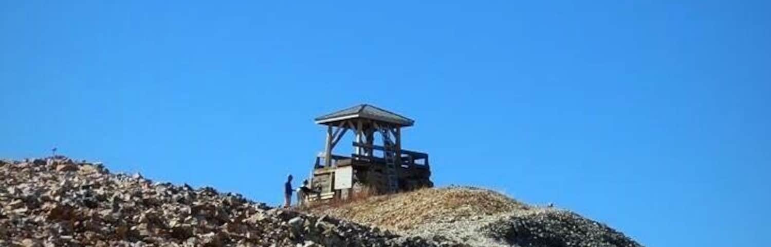 Watchtower on the summit of Hahn's Peak #hiking