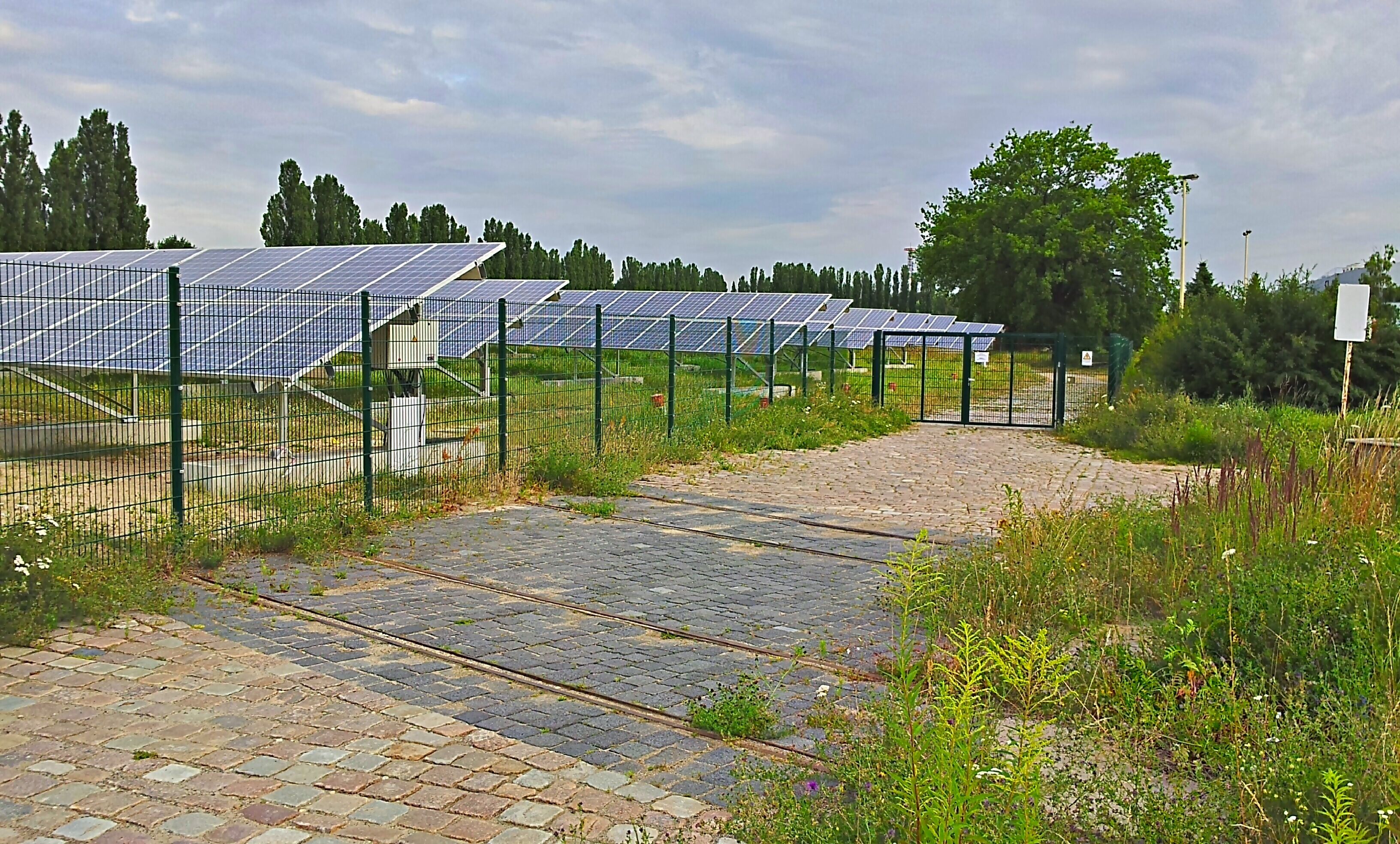 Gleise, die ins Nichts führen: Gleisreste Gaswerk Mariendorf