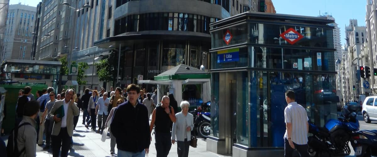 Испанский вариант дома-утюга