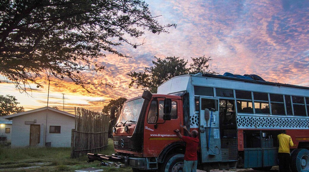 Not all of the most stunning skies I saw on my Dragoman #overland tour of #Africa were sunsets. In this case, it was a #sunrise at Sachsenheim Guest Farm, just east of #Etosha #NationalPark in #Namibia 🇳🇦. I’m not normally a fan of watching the sun rising because I am absolutely not a morning person. With skies like this, though, I can see the appeal.
#LifeAtExpedia