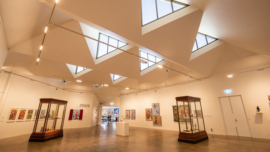 Benalla Art Gallery showing interior views and art