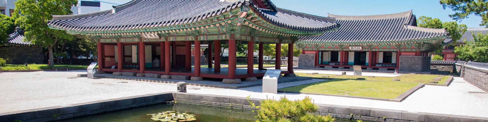 Gwandeokjeong, Jeju Island, Korea 韓国 済州島 観徳亭(クァンドクジョン)/ Jeju island is a popular famous tourist place for Chinese and Korean students.