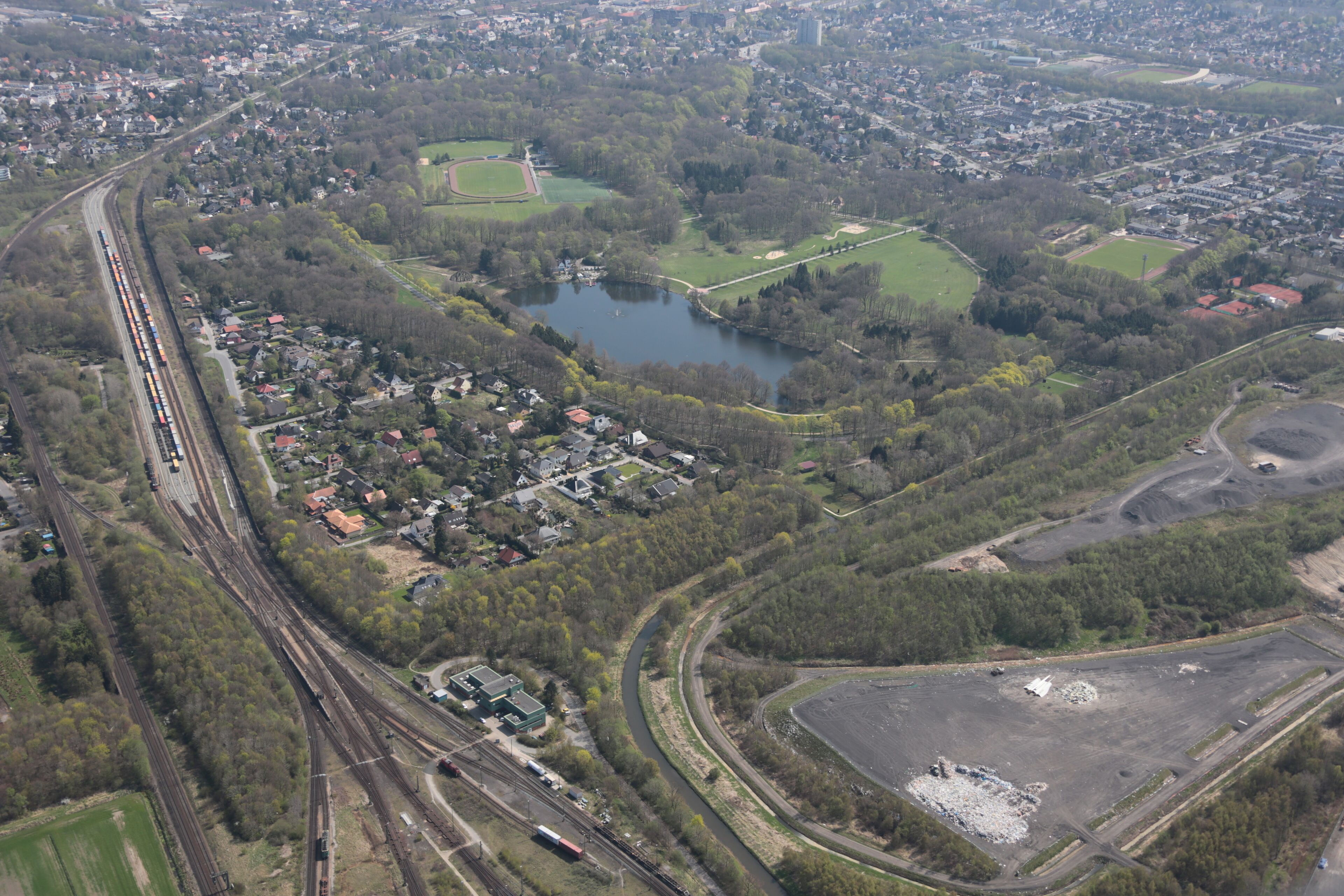 Fotoflug von Nordholz-Spieka nach Oldenburg und Papenburg This photo was taken by Alchemist-hp. If you use one of my photos, an email (account needed) or a message or direct to: my email account would be greatly appreciated. Please note the license terms. Other licensing terms can get discussed, too. This file is copyrighted and has been released under a license which is incompatible with Facebook's licensing terms. It is not permitted to upload this file to Facebook.