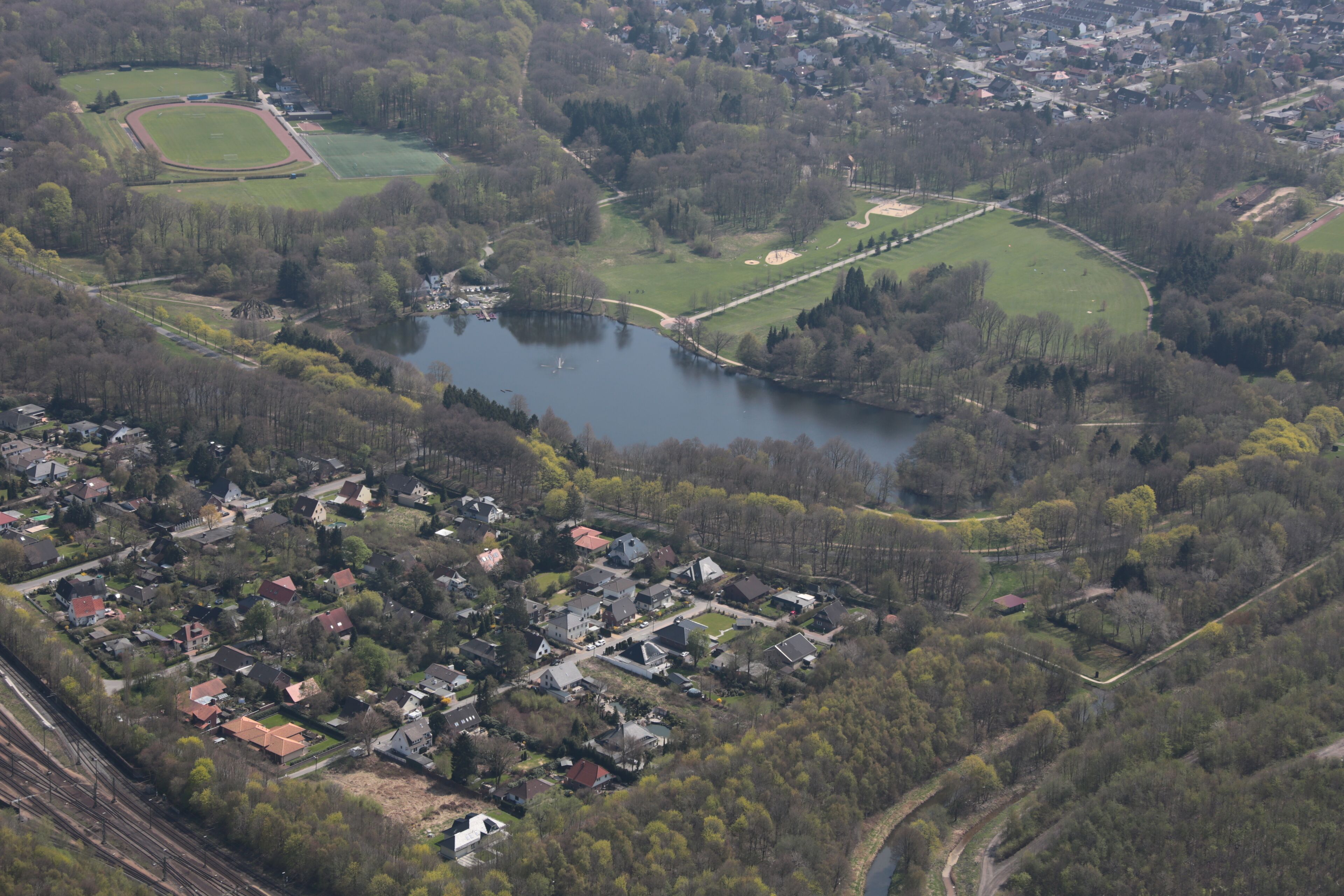 Fotoflug von Nordholz-Spieka nach Oldenburg und Papenburg This photo was taken by Alchemist-hp. If you use one of my photos, an email (account needed) or a message or direct to: my email account would be greatly appreciated. Please note the license terms. Other licensing terms can get discussed, too. This file is copyrighted and has been released under a license which is incompatible with Facebook's licensing terms. It is not permitted to upload this file to Facebook.