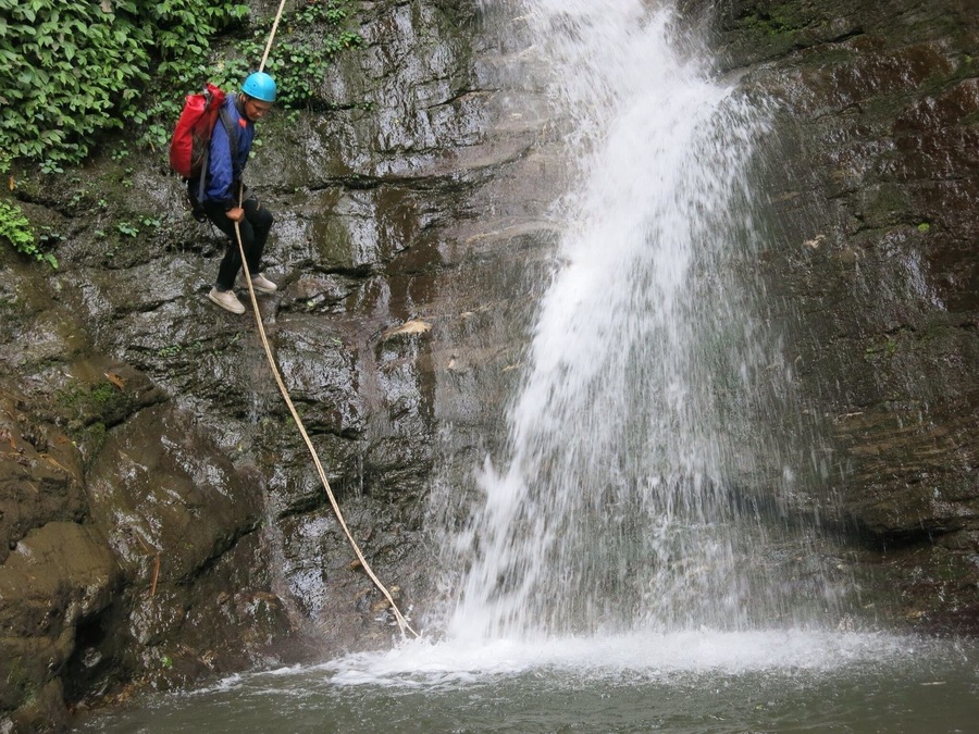 Canyoning with Borderlands Adventure Resort was one of the best things we did in Nepal. Rappelling down waterfalls is a huge thrill and getting to do it yourself after only a 20min pep talk feels like such an achievement.