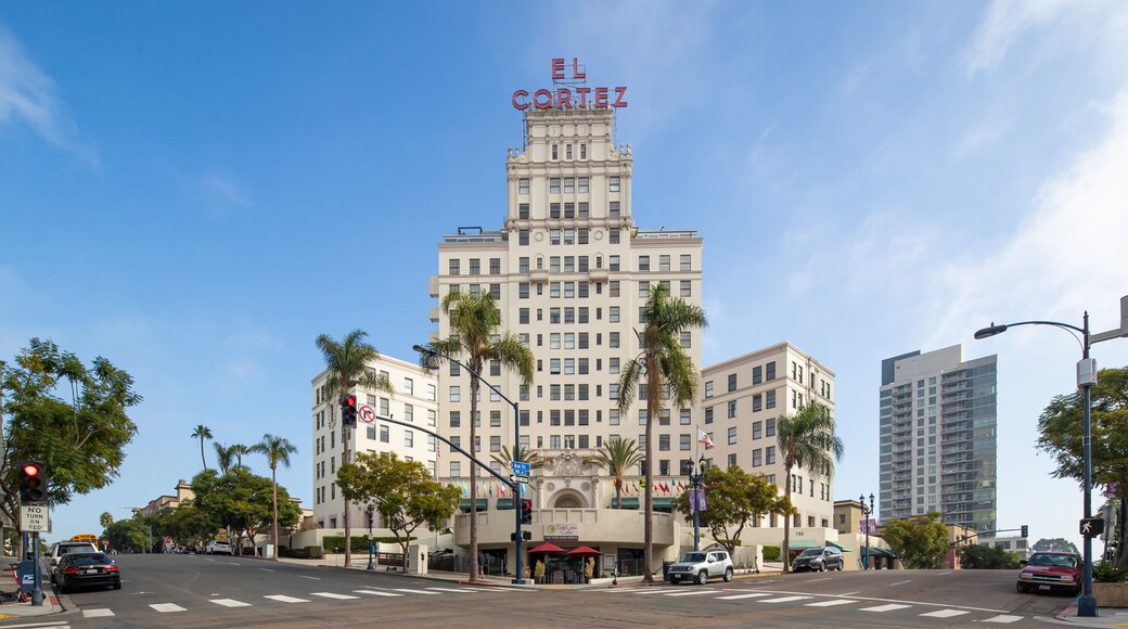 Cortez Hill showing signage and a hotel