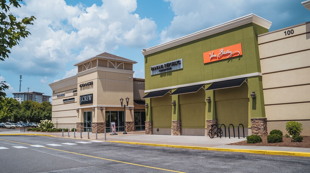 Asheville_Outlets_553248633861847606_06