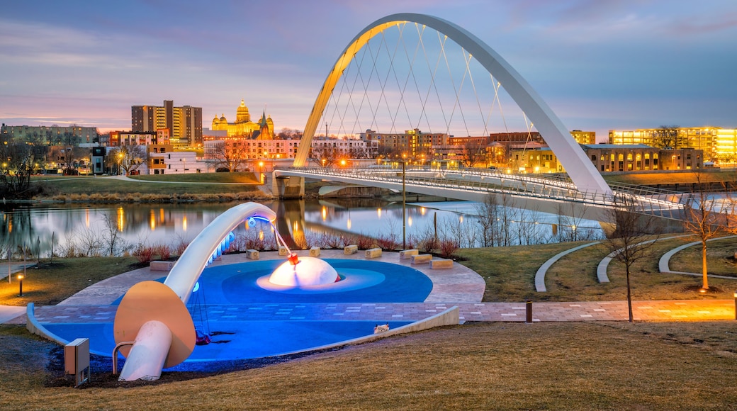 Iowa Women of Achievement Bridge