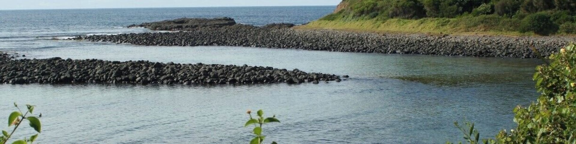 Just past Cathedral Rocks, on the awesome walk from Minnamurra to Kiama, there is a little detour from the walk along a rocky beach.