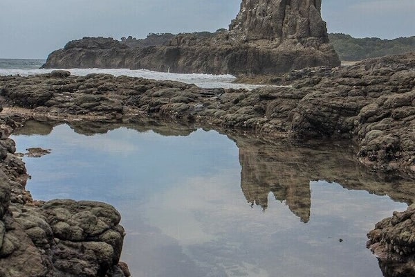 This location has been on my bucket list for quite a long time. It is readily accessible at low tide by a short walk along Jones Beach.