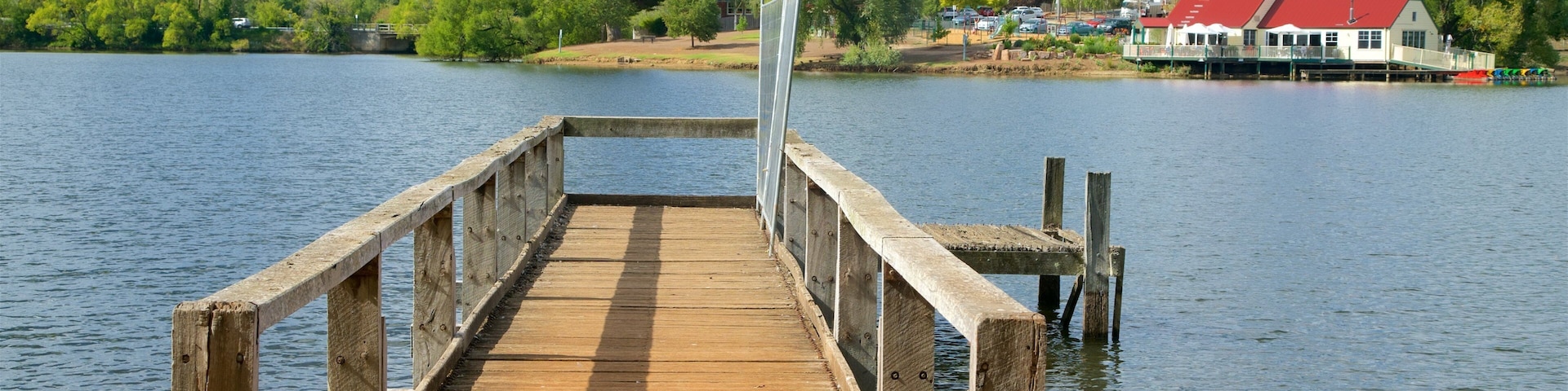 Daylesford featuring a lake or waterhole