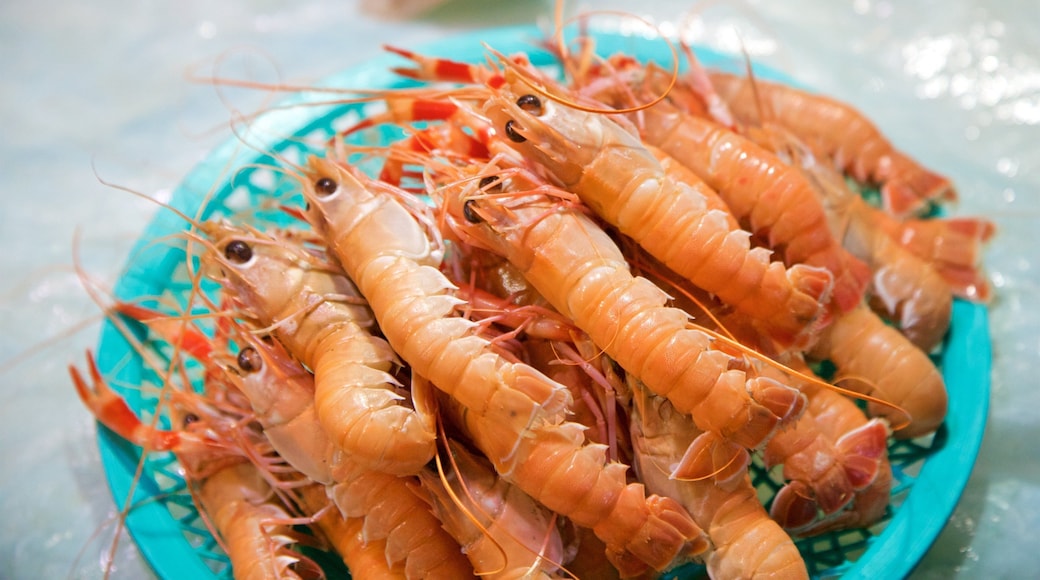 Seogwipo Maeil Olle Market featuring food