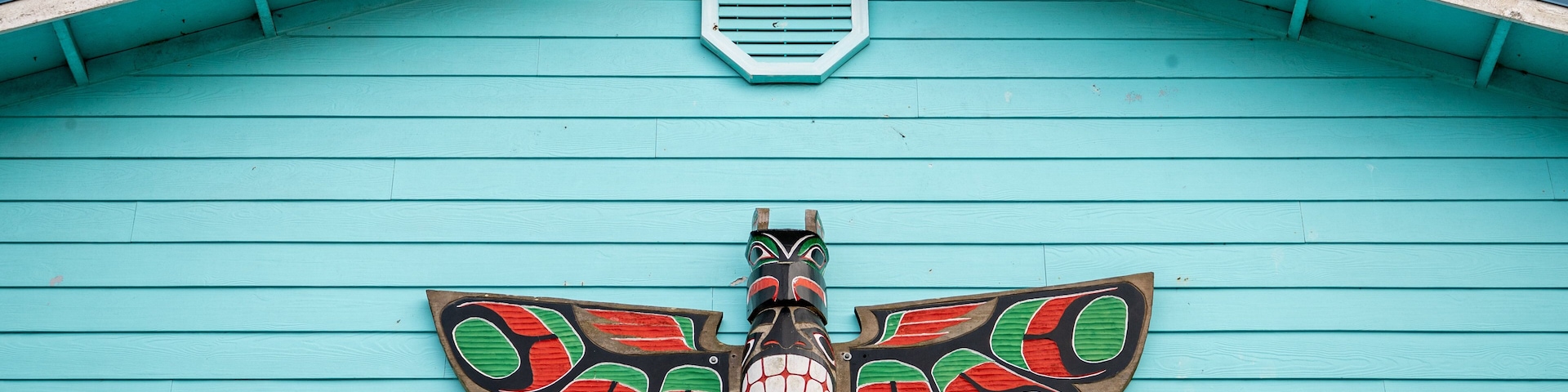 Neah Bay featuring outdoor art