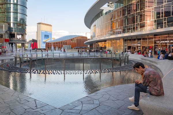 Piazza Gae Aulenti