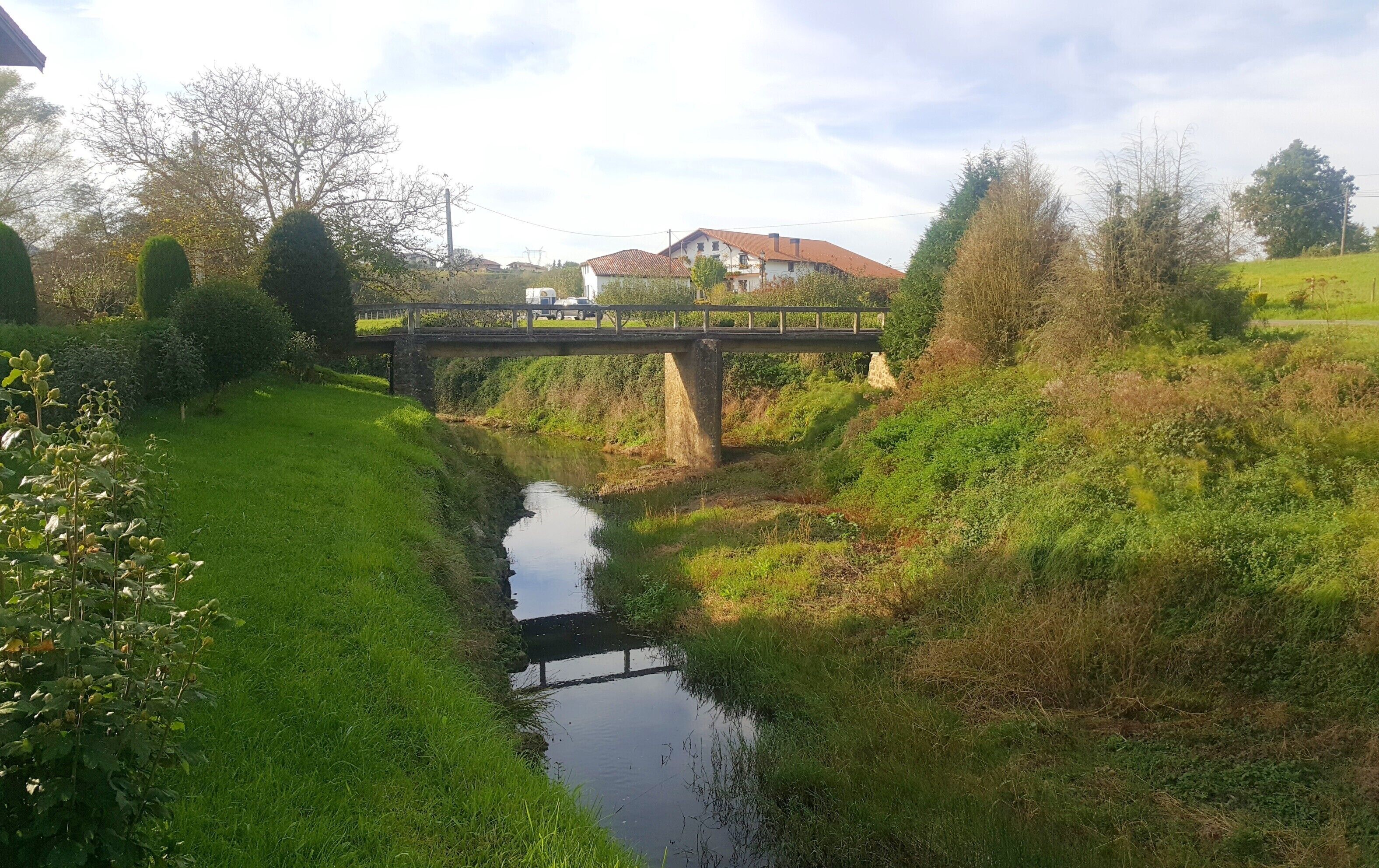 Butroe ibaia Gamizko Errotabarri errotaren parean.