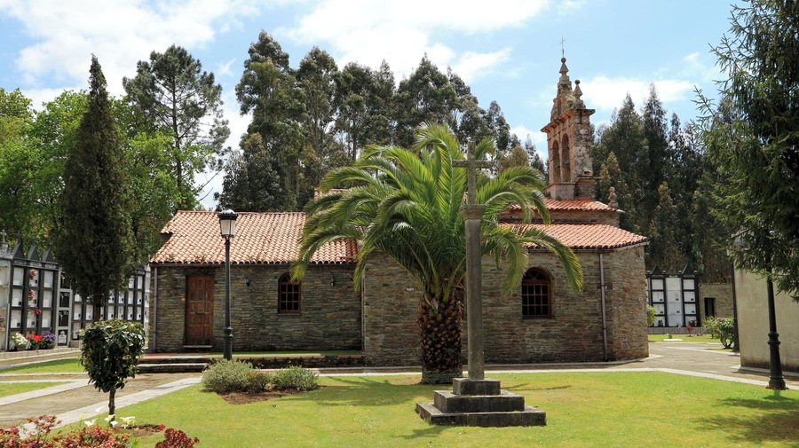 Igrexa de San Salvador de Viós. En Viós, Abegondo.