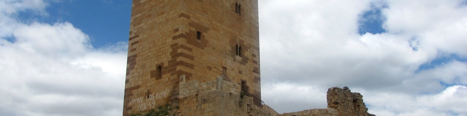 The Castillo de Godojos dates from the late 13th century, but is probably based on an earlier Islamic fortress. The tower is of the flamenco style was the former residence of the Heredia family