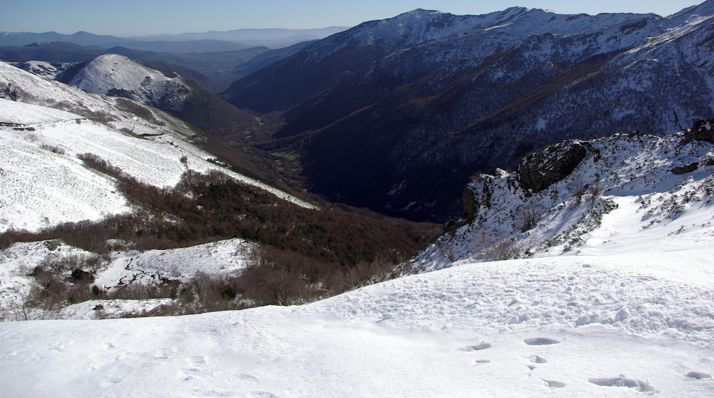 Ancares range and valley from Ancares pass (Candín, León, Spain)