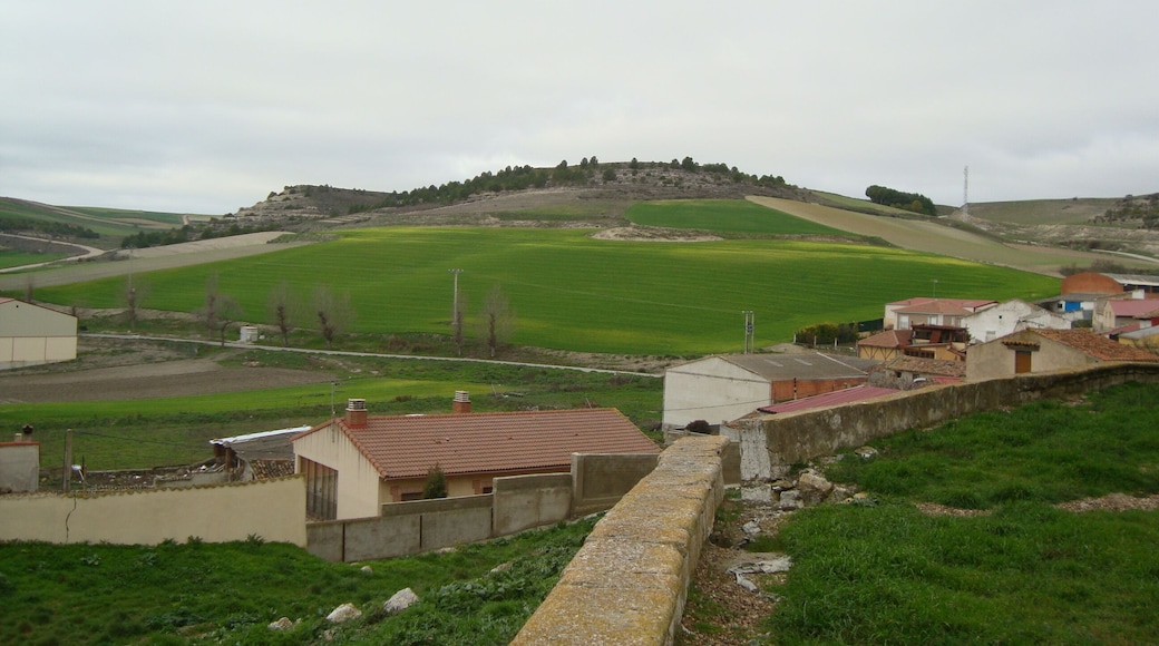 Vista desde detrás de la iglesia parroquial de San Millán de Velilla (Valladolid).