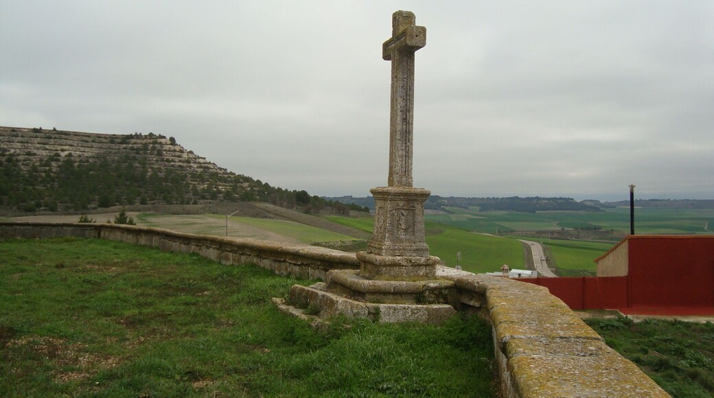 Crucero en la iglesia parroquial de San Millán, en lo alto de la localidad de Velliza (Valladolid).