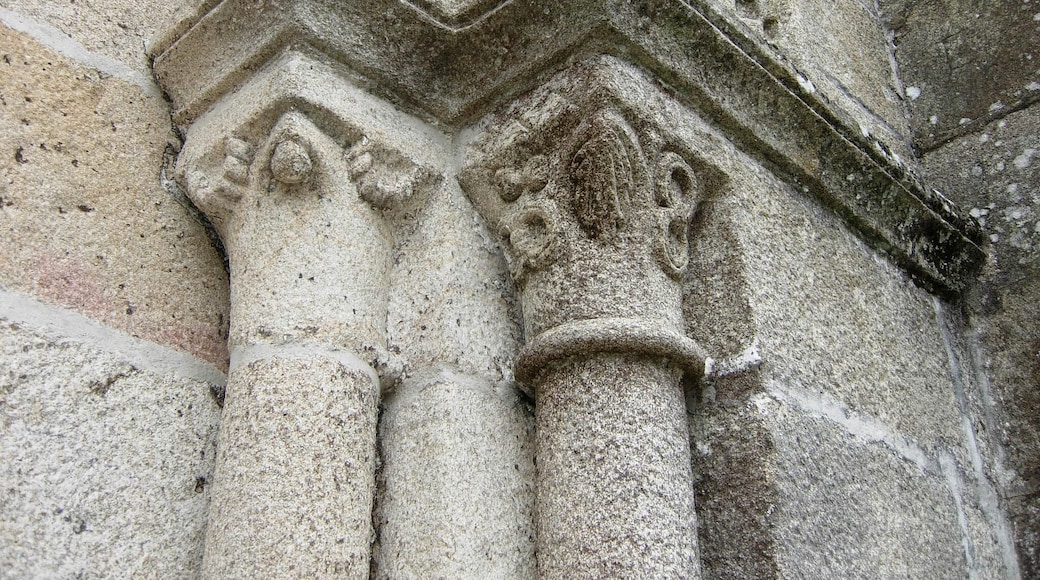 Iglesia de Santa María de Louredo