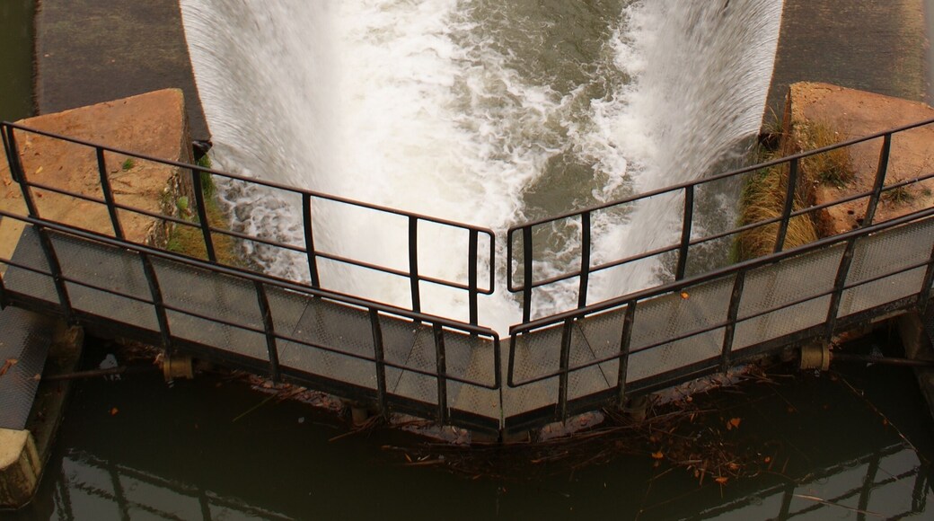 Triple esclusa del Canal de Castilla en Ribas de Campos (provincia de Palencia, España)