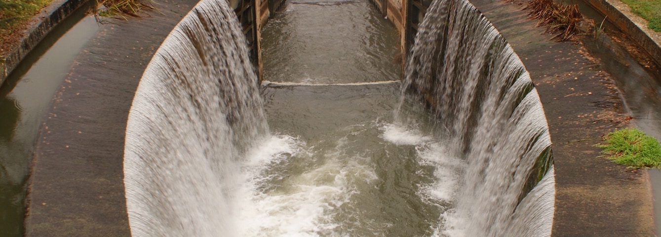 Triple esclusa del Canal de Castilla en Ribas de Campos (provincia de Palencia, España)