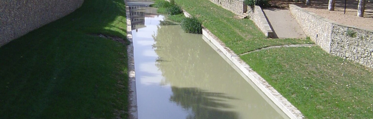 Mèder river crossing Vic